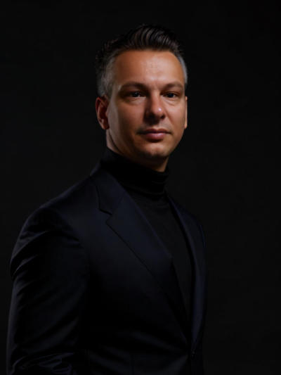 На фото Дмитрий Поделко