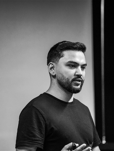 На фото Эдуард Асбахов На фото Эдуард Асбахов