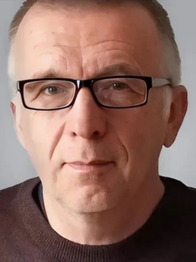 На фото Владимир Лебедев