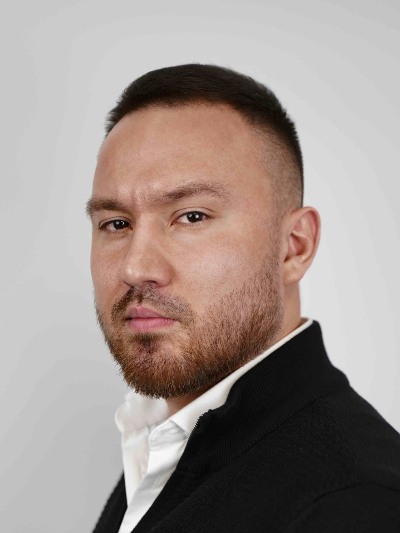 На фото Азат Насыров На фото Азат Насыров