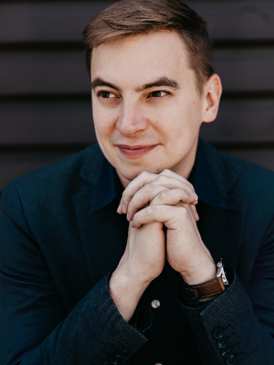 На фото Сергей Непомнящий