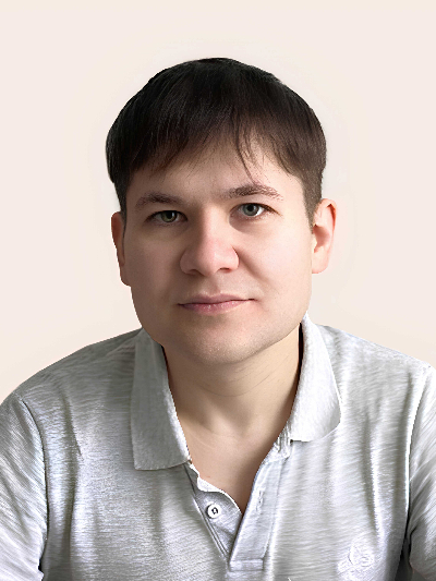 На фото Ислам Набиулин