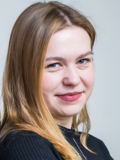 На фото Александра Устинова