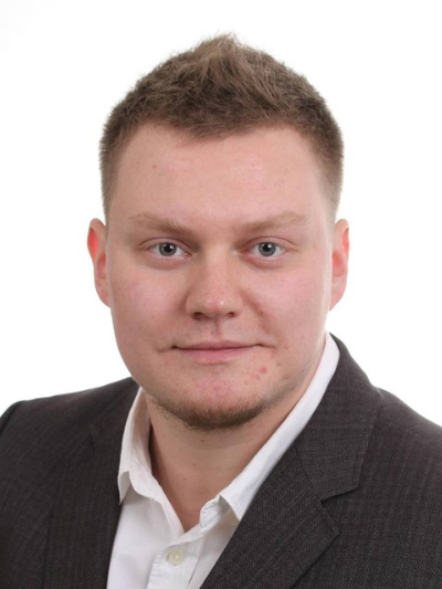 На фото Дмитрий Токарев