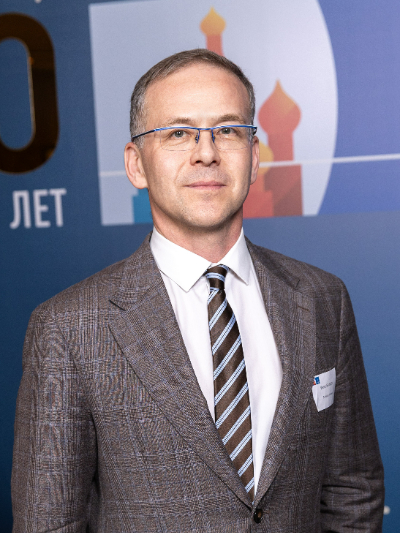 На фото Виктор Евчатов