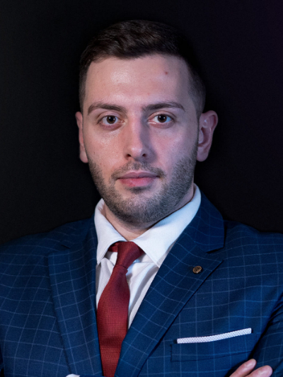 На фото Даниэль Погосян