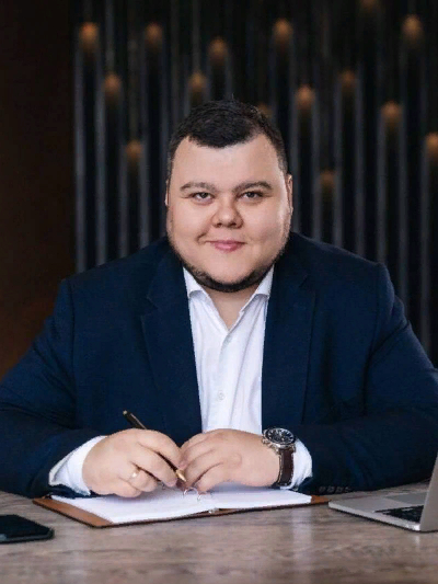 На фото Илья Глейкин