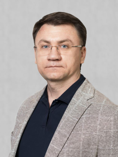 На фото Дмитрий Смирнов