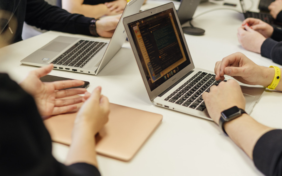 CodeInside обновила систему «Нейро.поиск» и улучшила точность выдачи