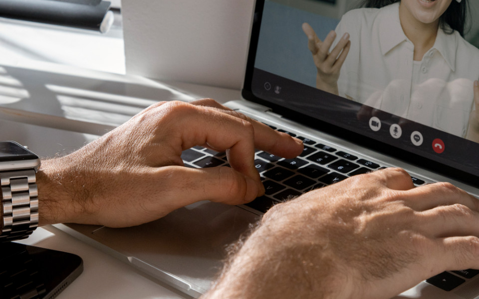 Способы оплатить Zoom из России: как российский бизнес решает проблему