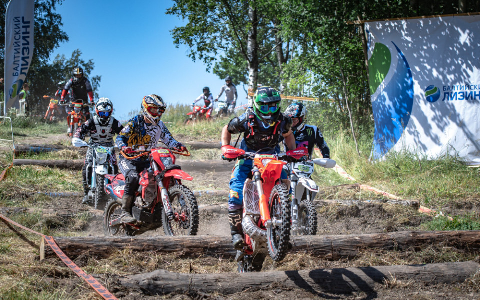 «Балтийский лизинг» стал титульным спонсором зрелищного «Кубка Эндуро» на V Международном мотофестивале «Балтик Ралли»