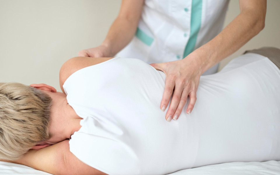 Как телесные подходы могут дополнять ЛФК при работе со сколиозом