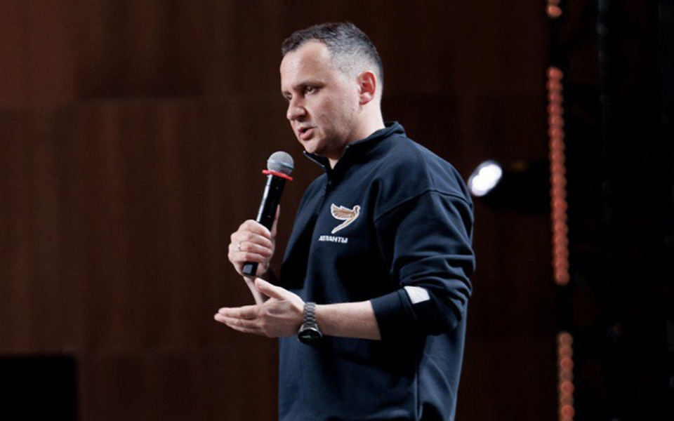 ИИ взял на контроль 100% операторов в контакт-центре