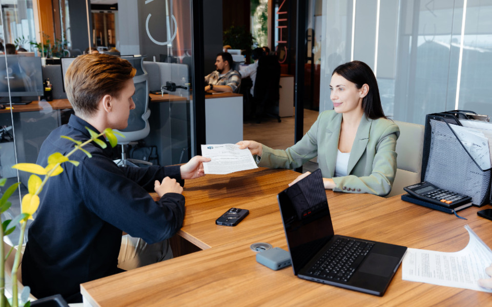 Чек-лист для первой поставки: как избежать ошибок при работе с логистами