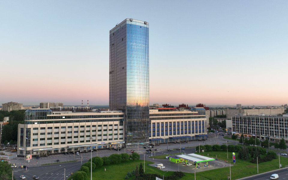 Лидер Групп