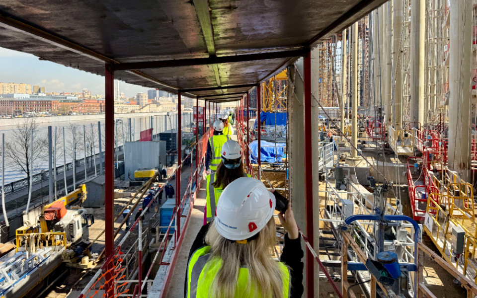 студенты экскурсия "Бадаевский"