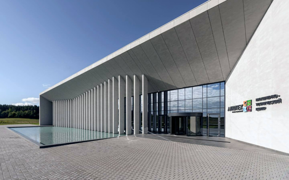 Быстровозводимый инженерно-технического центр Алютех.