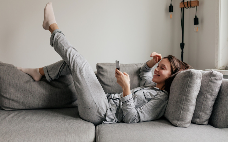 Сравни: каждый второй россиянин проведет ноябрьские праздники на диване