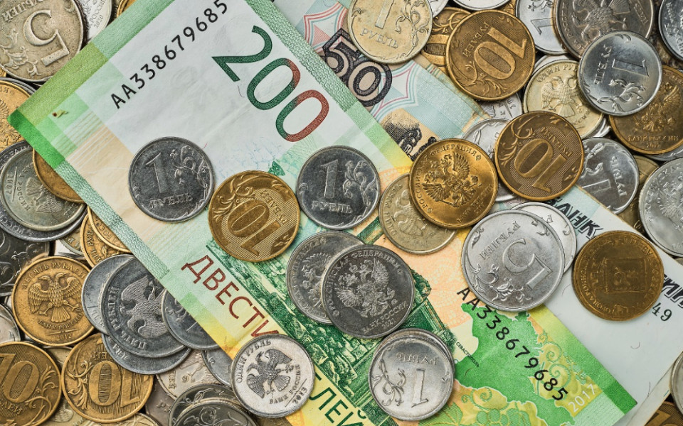 Можно ли выплачивать премии в разные сроки