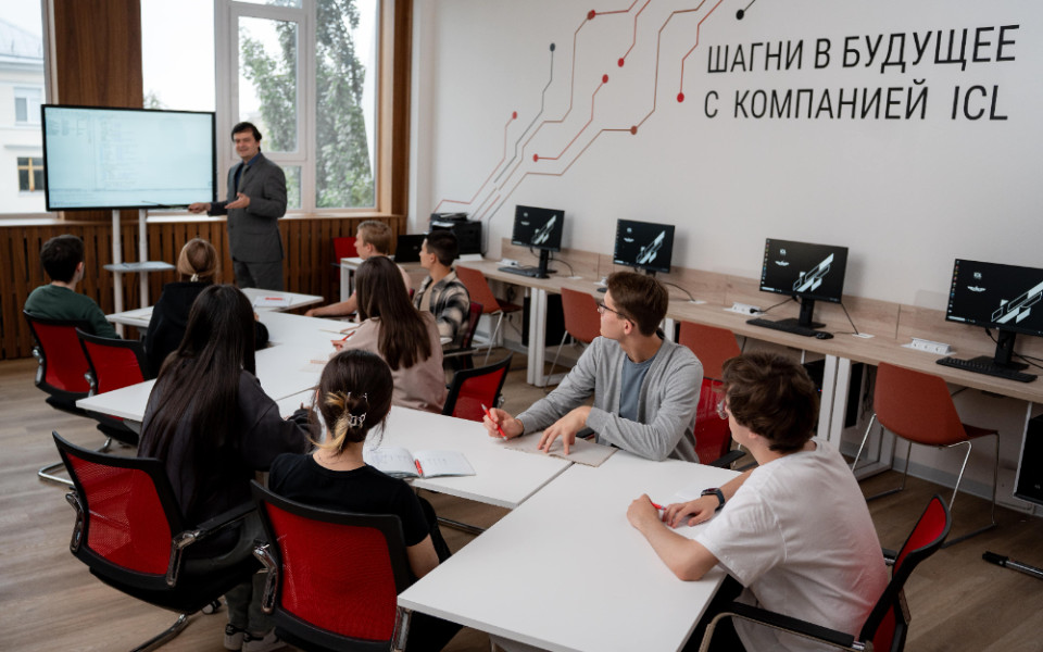 Новая ИТ-лаборатория ICL Техно и КНИТУ-КАИ приняла первых студентов