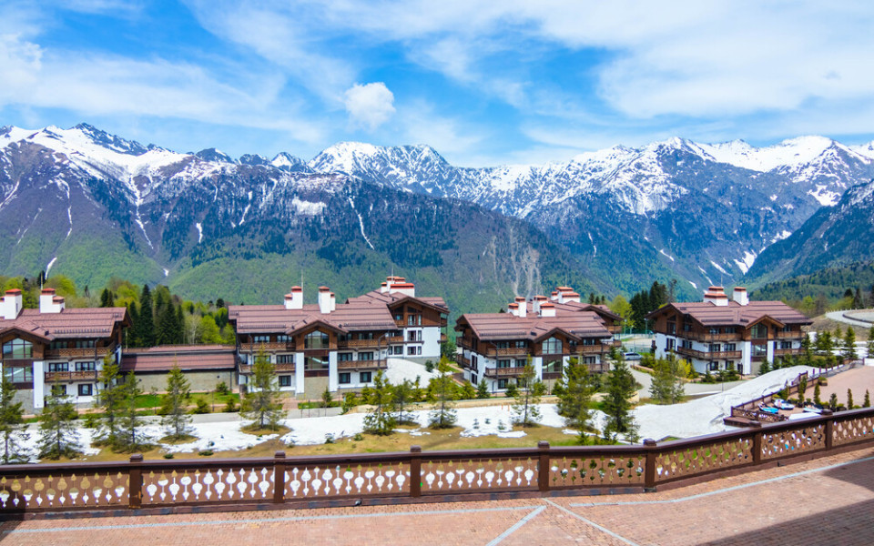 Красная Поляна в 2025: рынок без перегрева и с круглогодичным спросом