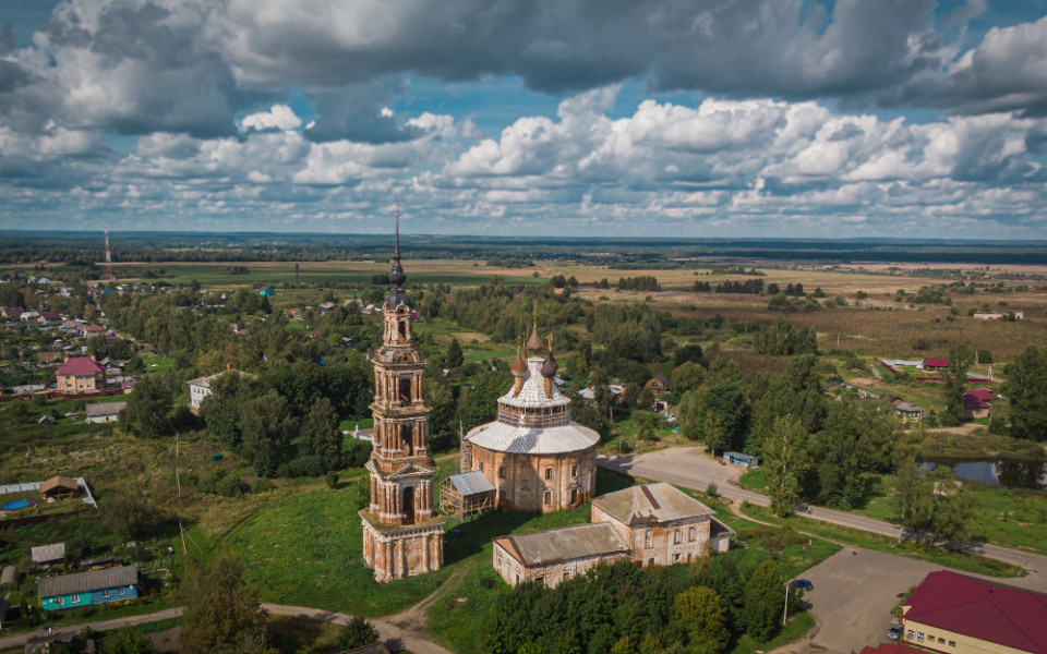 Фонд «Белый Ирис» отреставрировал фундамент храма Ярославщины