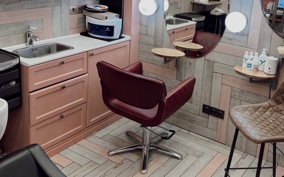 Как студии красоты избежать текучки кадров