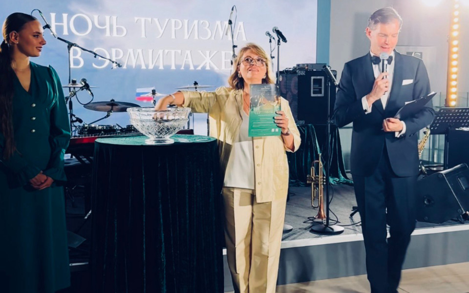 Генеральный директор Aurora Luxury Марина Царькова во время презентации проекта "Роскошь Москвы Имперской" в Главном штабе Эрмитажа