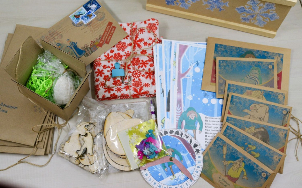 АВТОДОМ передал сладкие новогодние подарки воспитанникам детских домов