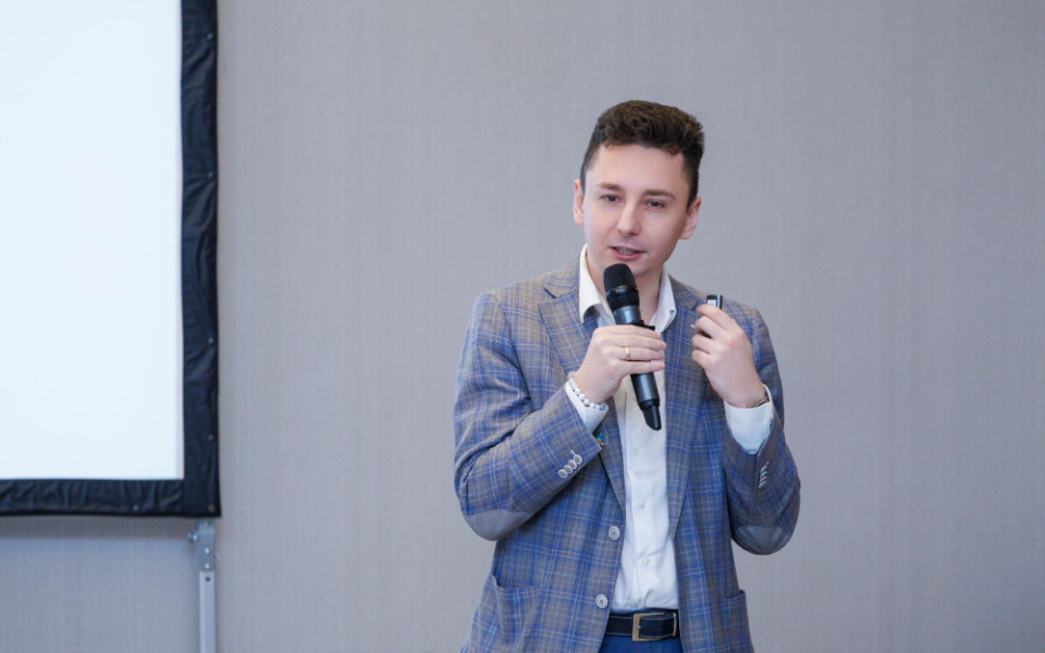 Эксперт MANGO OFFICE Антон Бут выступил на конференции TAdviser