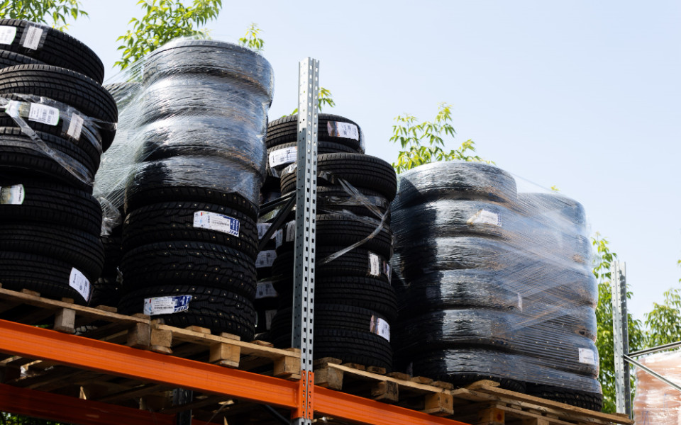 ТК КИТ: спрос на перевозку шин в России вырос на треть